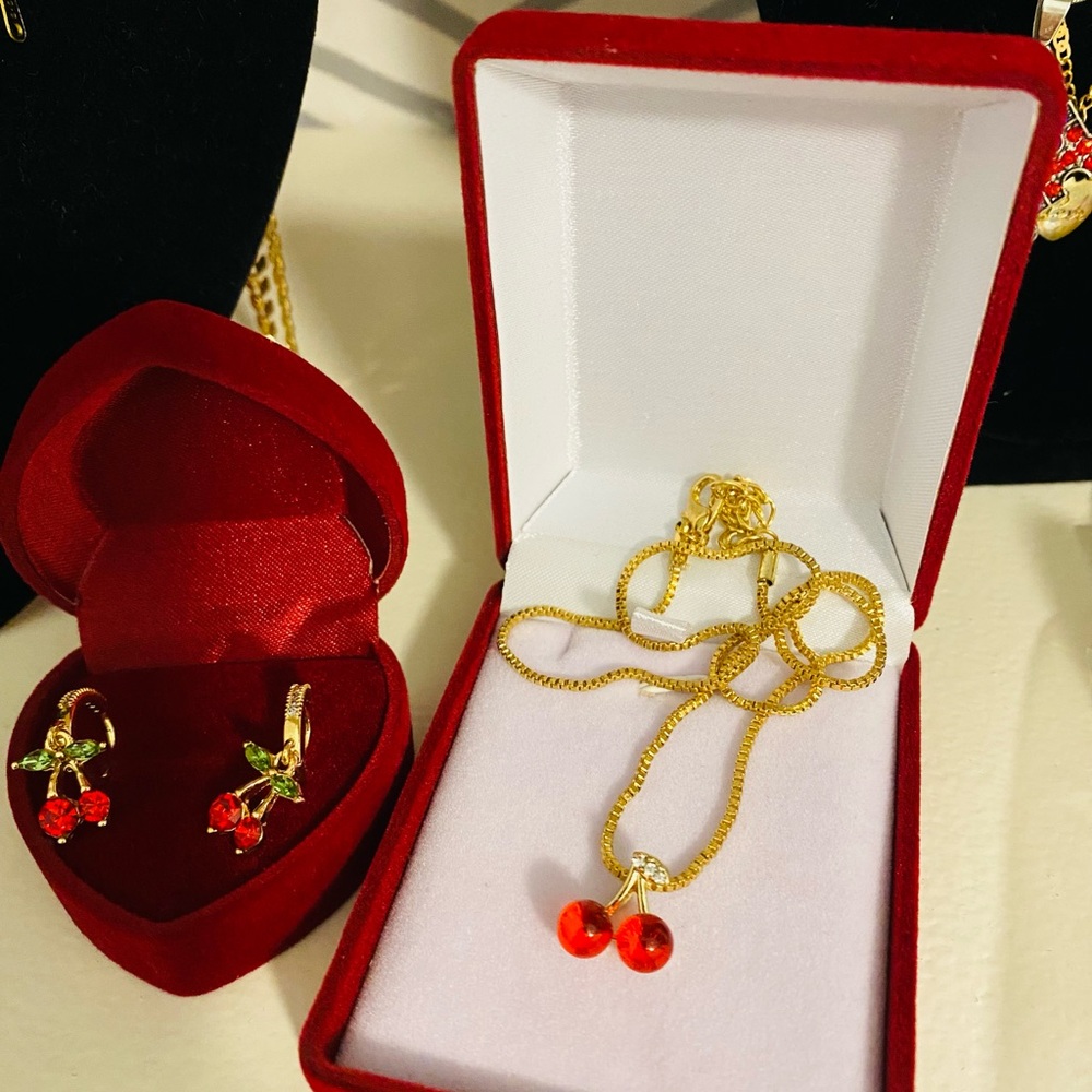 Fashion Jewelry Gold and Red Cherry Necklace